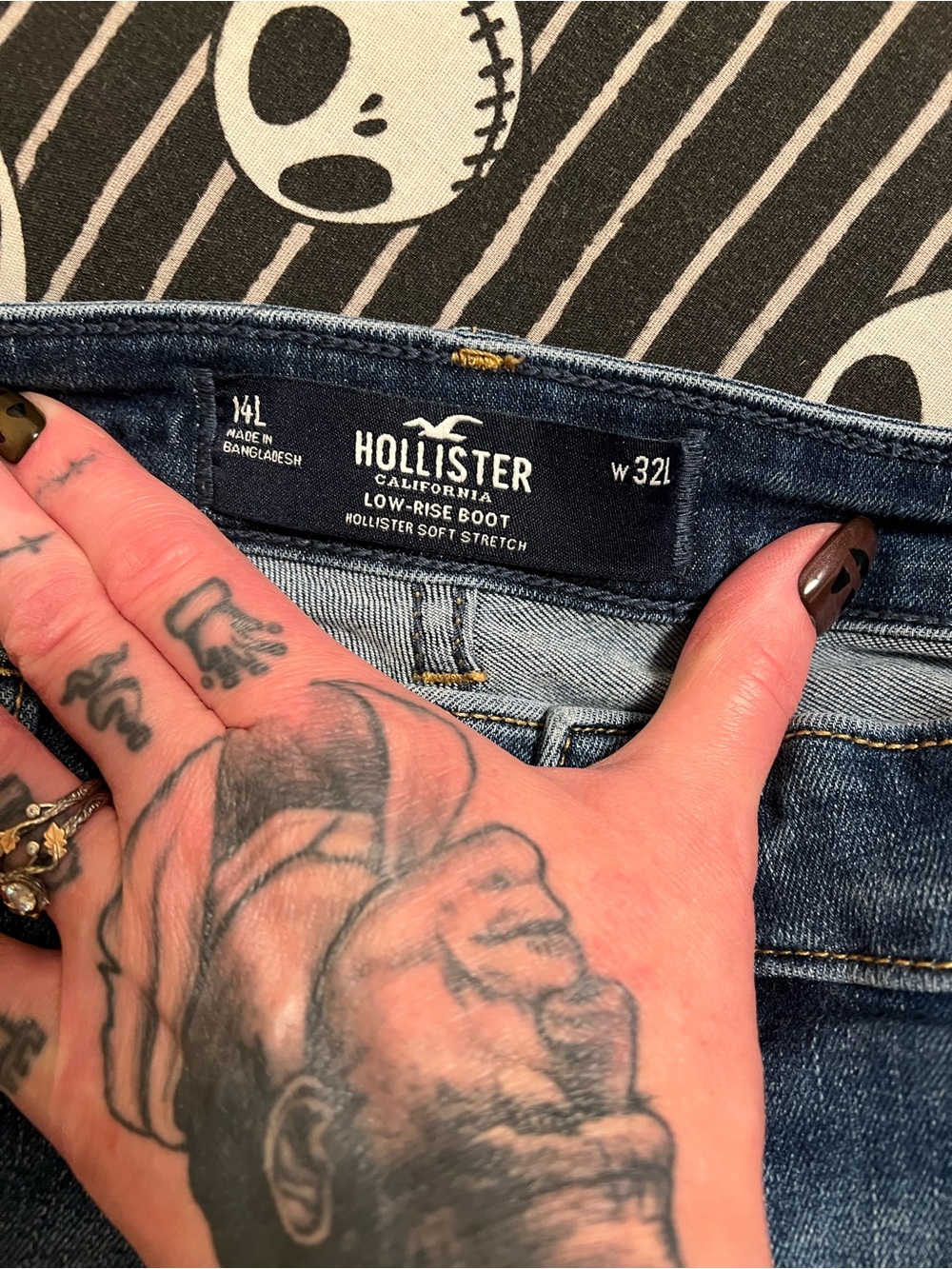 Hollister Brand Women’s Jeans Size 14 long - Picture 2 of 3